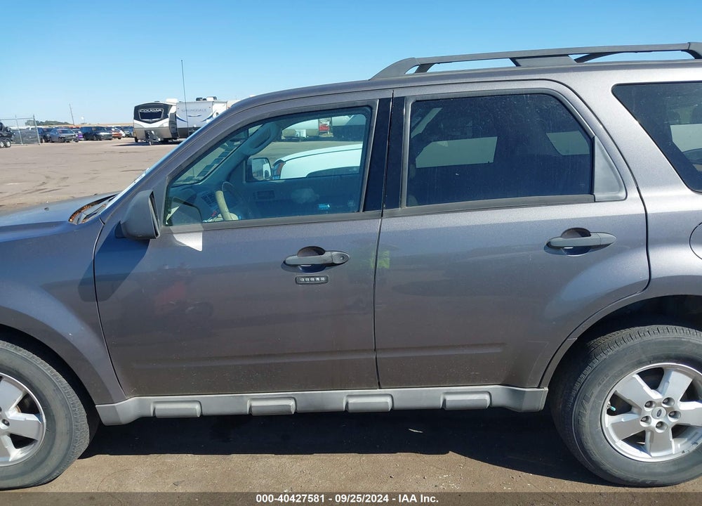 2009 FORD ESCAPE XLT VIN: 1FMCU93789KB19281