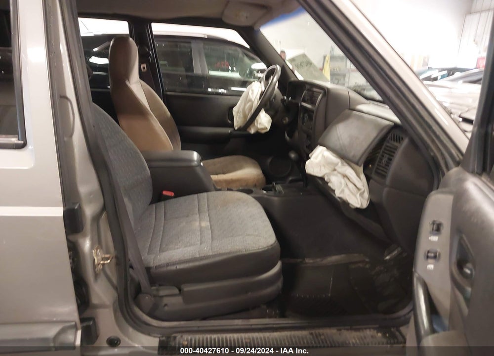 2001 JEEP CHEROKEE VIN: 1J4FF48S81L563300