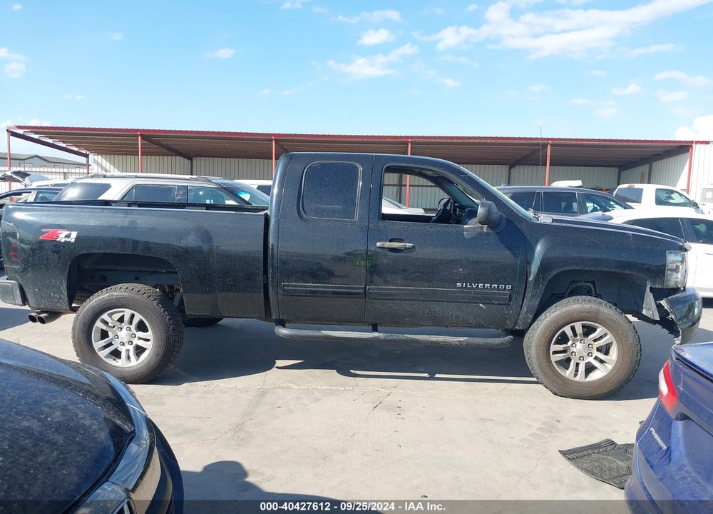 2009 CHEVROLET SILVERADO 1500 LT VIN: 1GCEK29J39Z261591