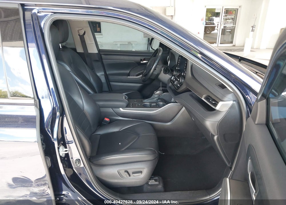 2021 TOYOTA HIGHLANDER XLE VIN: 5TDGZRAH3MS527255