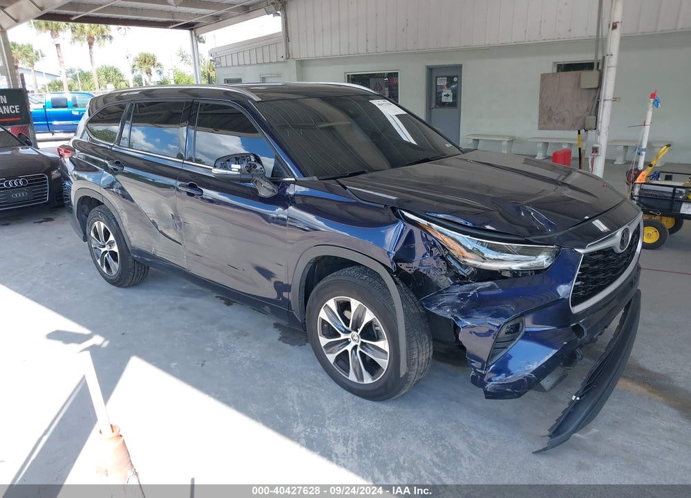 2021 TOYOTA HIGHLANDER XLE VIN: 5TDGZRAH3MS527255