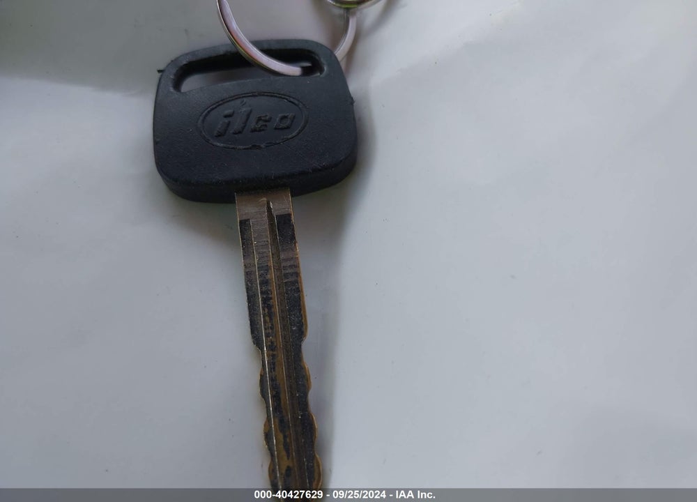2006 SCION XB VIN: JTLKT324964111962
