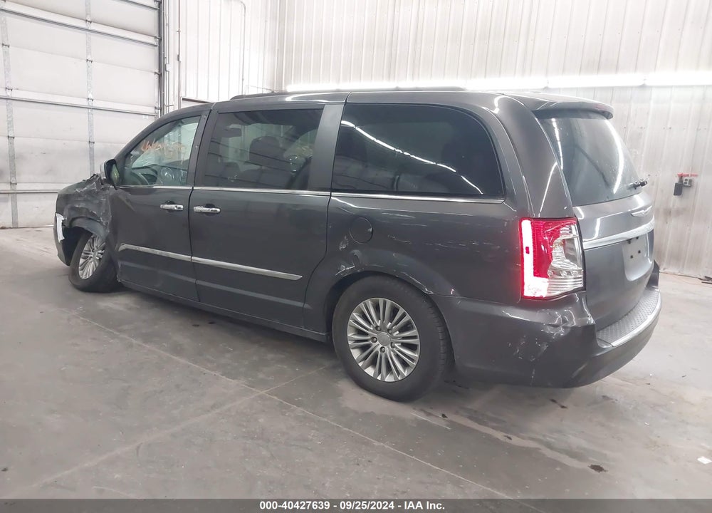 2016 CHRYSLER TOWN & COUNTRY TOURING-L ANNIVERSARY EDITION VIN: 2C4RC1CG4GR121840