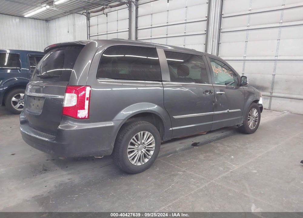 2016 CHRYSLER TOWN & COUNTRY TOURING-L ANNIVERSARY EDITION VIN: 2C4RC1CG4GR121840