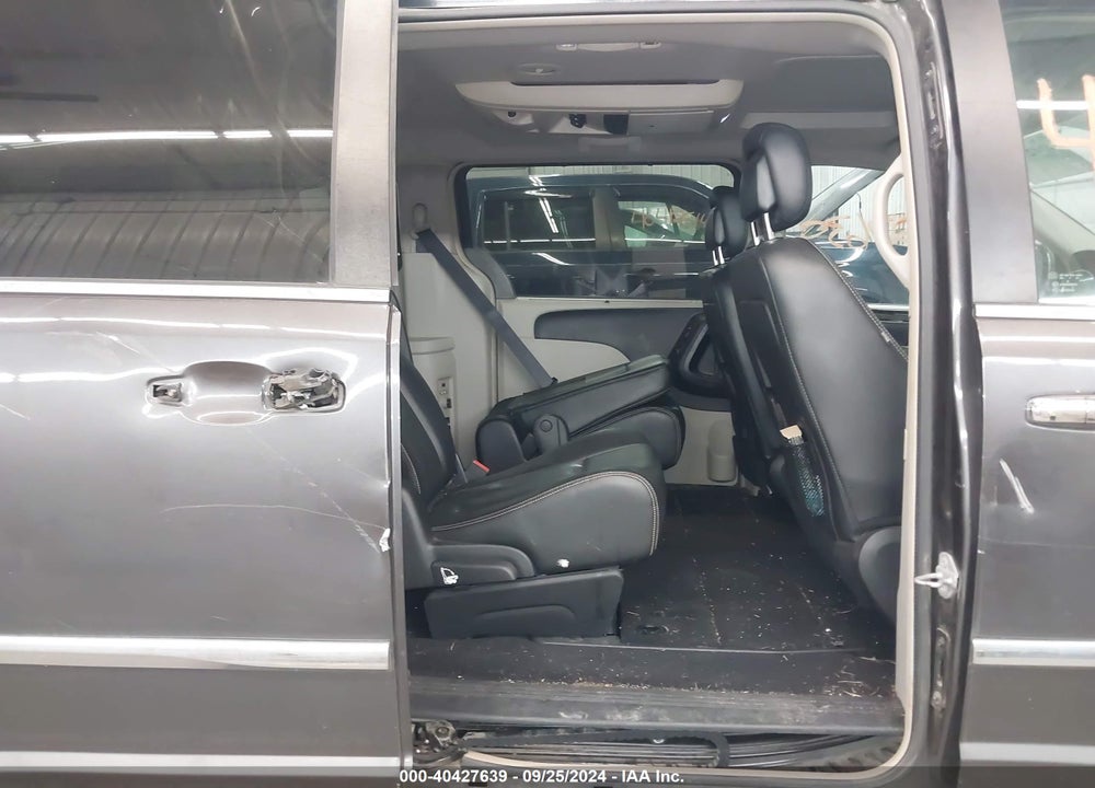2016 CHRYSLER TOWN & COUNTRY TOURING-L ANNIVERSARY EDITION VIN: 2C4RC1CG4GR121840