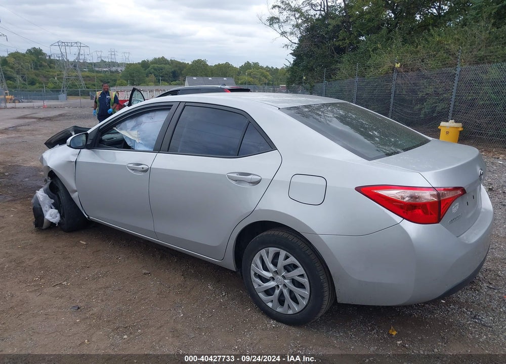 2018 TOYOTA COROLLA LE VIN: 5YFBURHEXJP751812