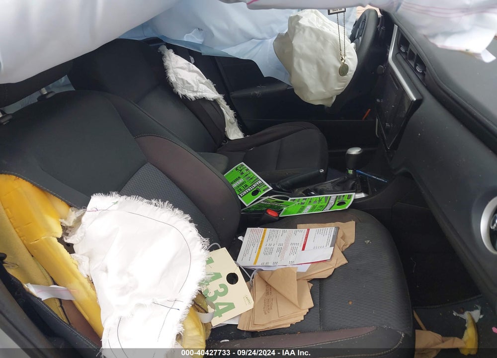 2018 TOYOTA COROLLA LE VIN: 5YFBURHEXJP751812