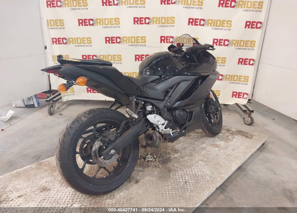 2023 YAMAHA YZFR3 A VIN: MH3RH18Y7PK012579