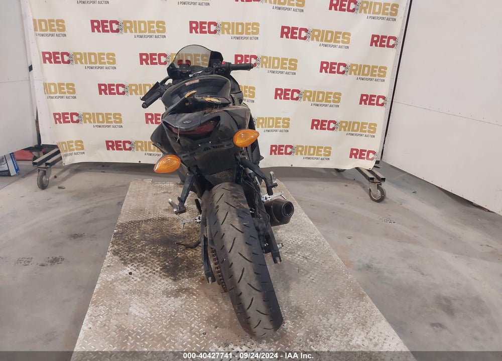 2023 YAMAHA YZFR3 A VIN: MH3RH18Y7PK012579