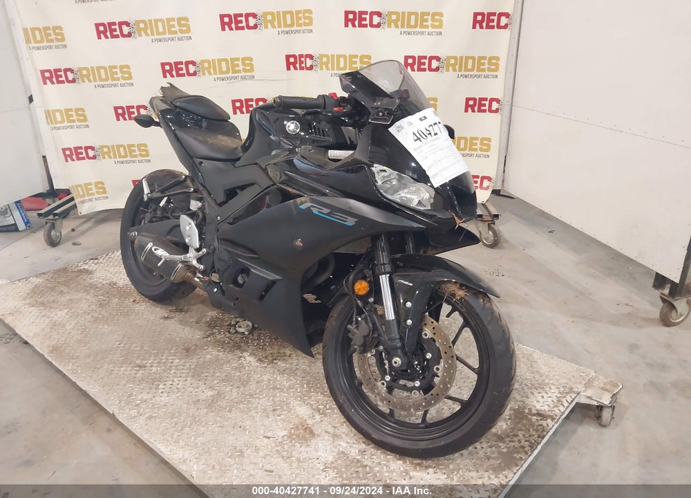 2023 YAMAHA YZFR3 A VIN: MH3RH18Y7PK012579