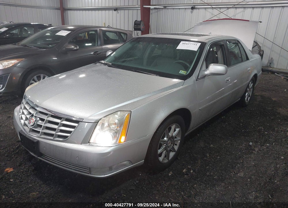 2011 CADILLAC DTS LUXURY COLLECTION VIN: 1G6KD5E6XBU113802