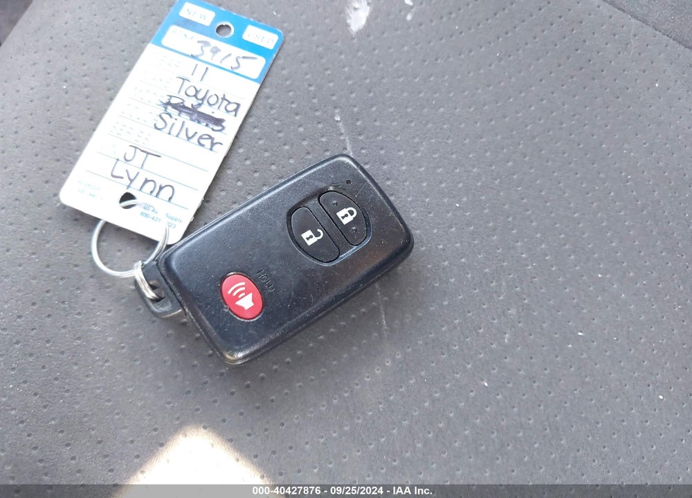 2011 TOYOTA PRIUS TWO VIN: JTDKN3DU2B5330057