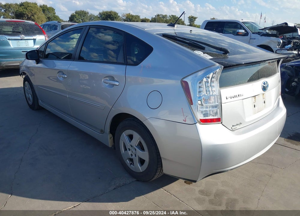 2011 TOYOTA PRIUS TWO VIN: JTDKN3DU2B5330057