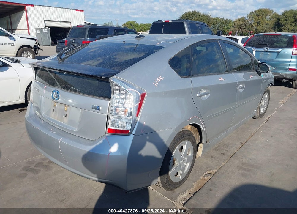 2011 TOYOTA PRIUS TWO VIN: JTDKN3DU2B5330057