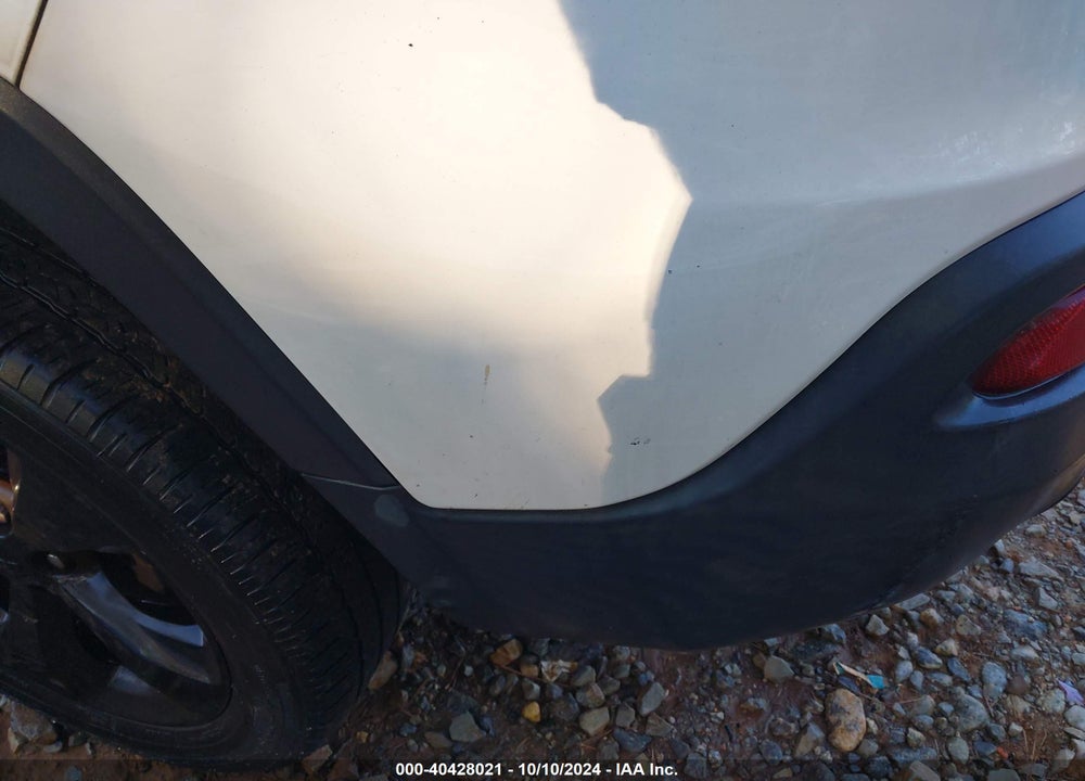 2016 JEEP CHEROKEE ALTITUDE VIN: 1C4PJLCB2GW184357