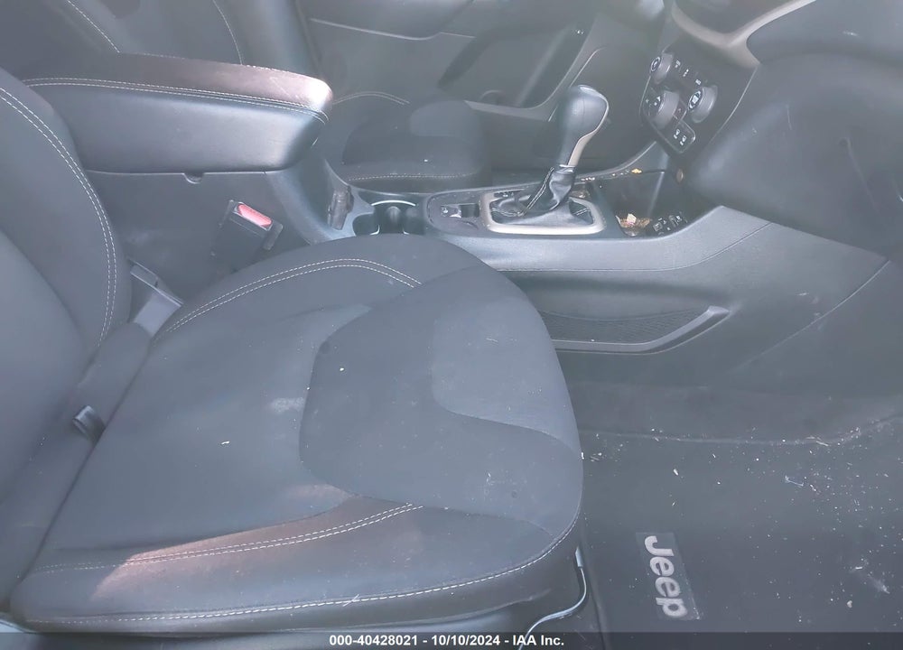 2016 JEEP CHEROKEE ALTITUDE VIN: 1C4PJLCB2GW184357