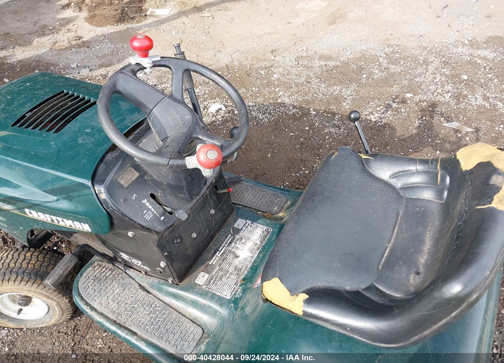 2010 CRAFTSMAN TRACTOR VIN: 04279813010554