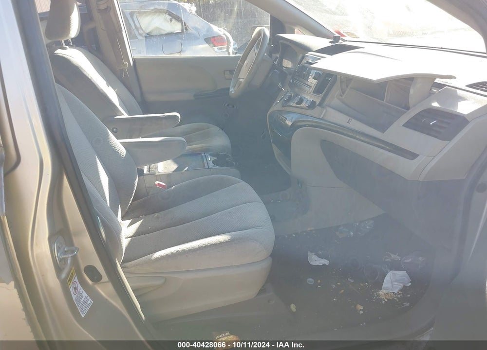 2011 TOYOTA SIENNA LE V6 VIN: 5TDKK3DCXBS003206
