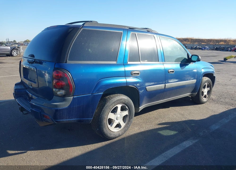 2005 CHEVROLET TRAILBLAZER LS VIN: 1GNDT13S052387860