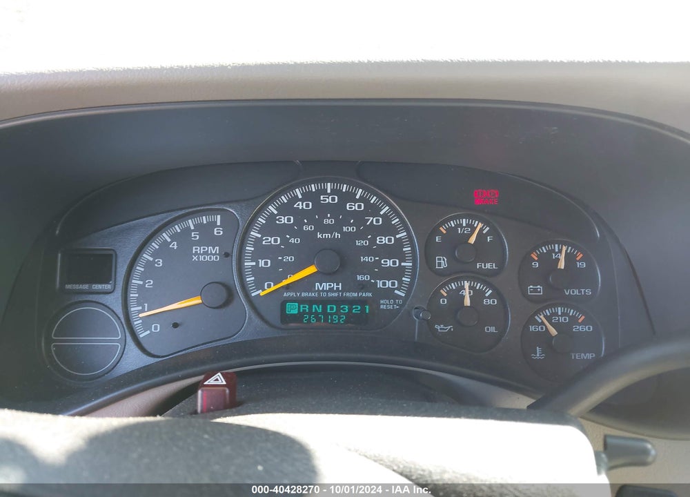 2001 CHEVROLET SUBURBAN 1500 LT VIN: 3GNFK16T21G107549