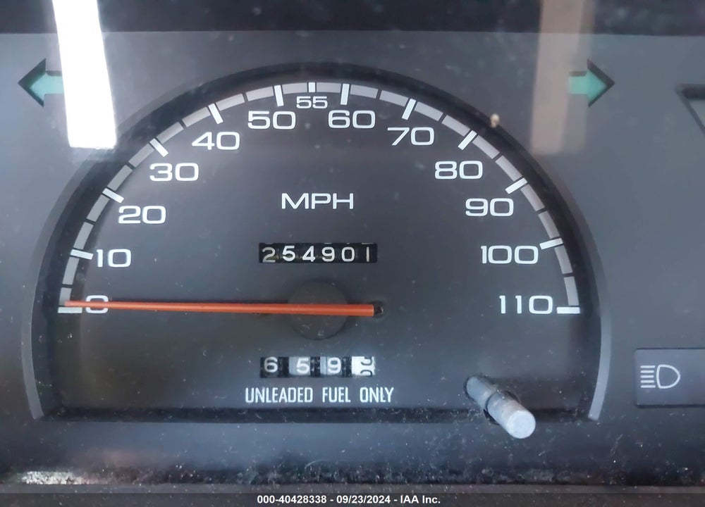 1992 ISUZU CONVENTIONAL SHORT BED VIN: JAACL11L8N7212797