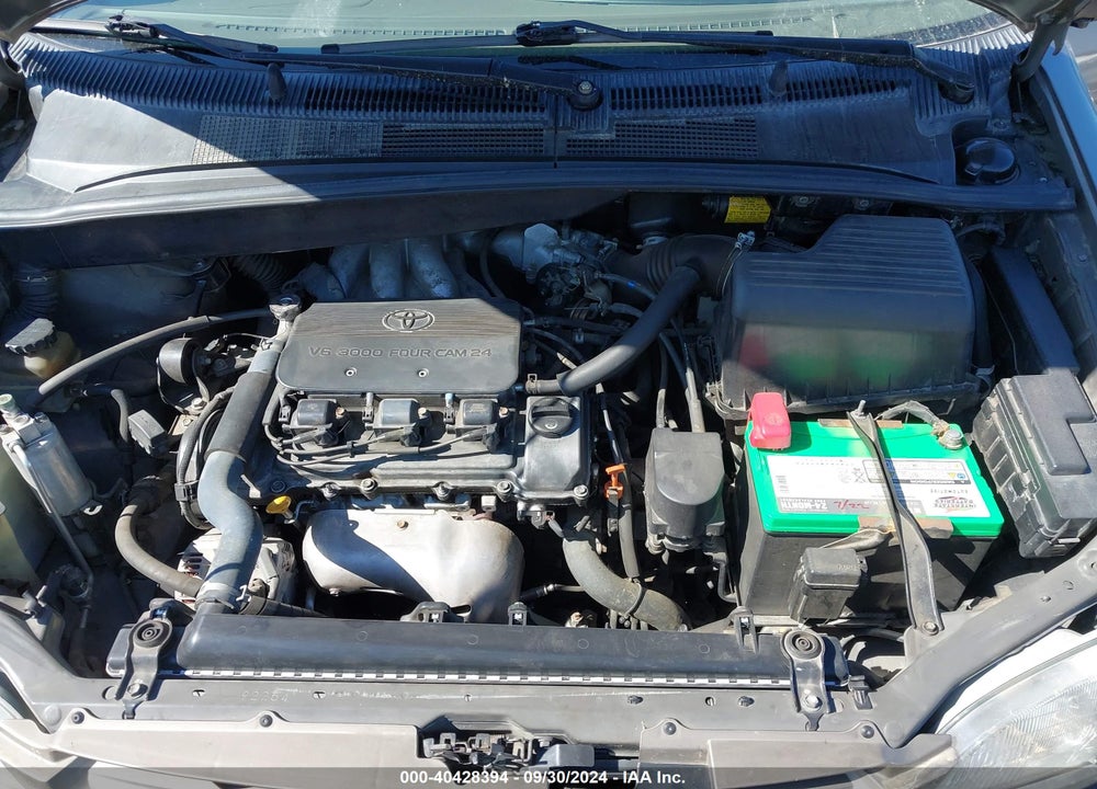1998 TOYOTA SIENNA LE VIN: 4T3ZF13C8WU072182