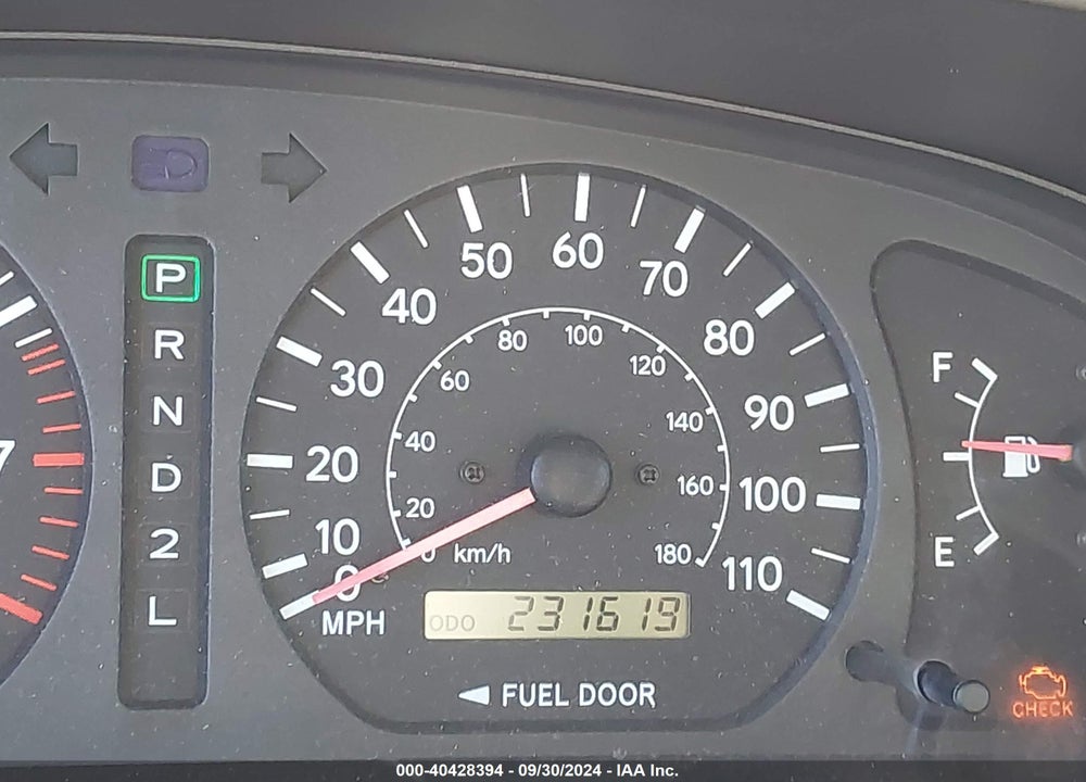 1998 TOYOTA SIENNA LE VIN: 4T3ZF13C8WU072182