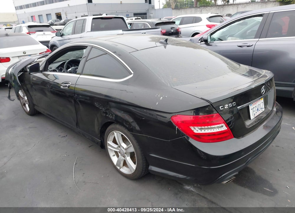 2014 MERCEDES-BENZ C 250 VIN: WDDGJ4HB9EG186232