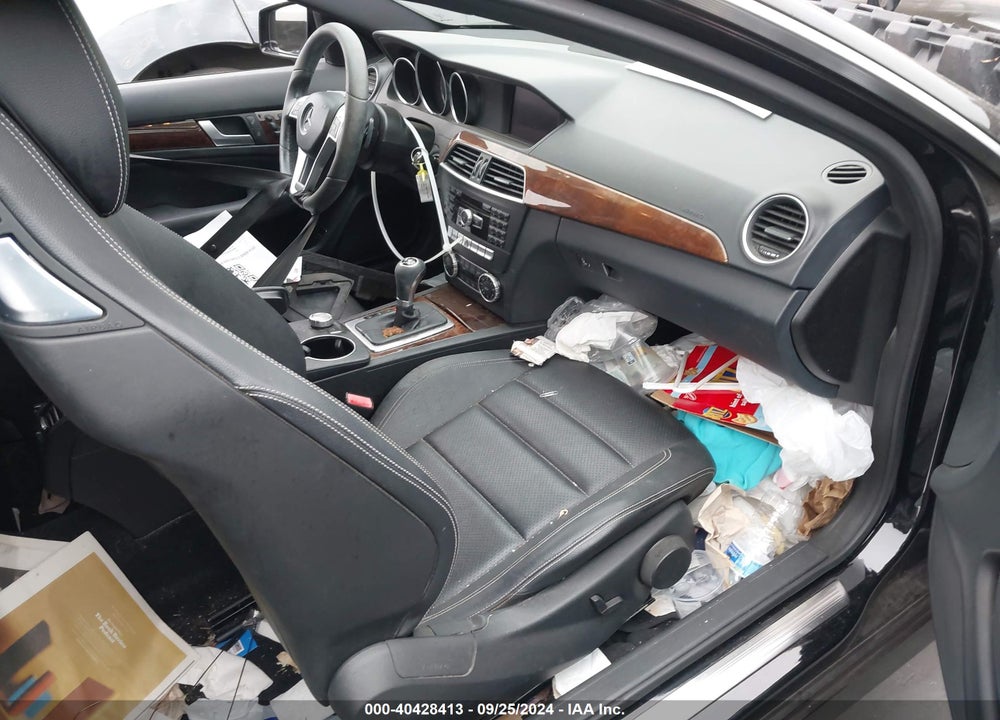 2014 MERCEDES-BENZ C 250 VIN: WDDGJ4HB9EG186232