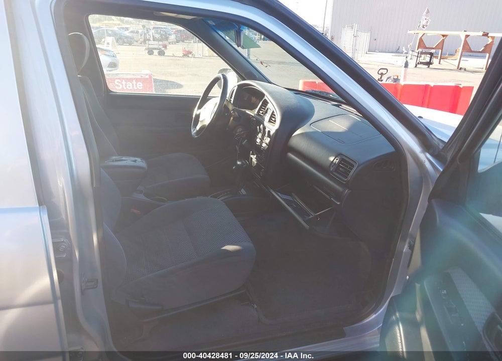 2002 NISSAN PATHFINDER SE VIN: JN8DR09Y42W700334