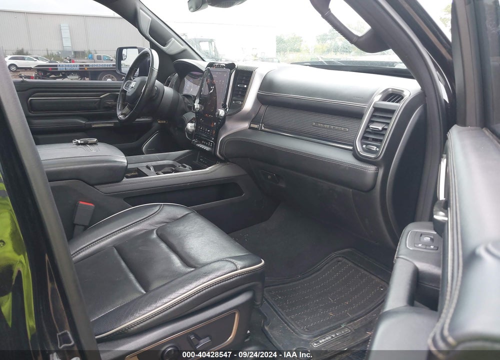 2019 RAM 1500 LIMITED 4X4 5'7 BOX VIN: 1C6SRFHT1KN773587