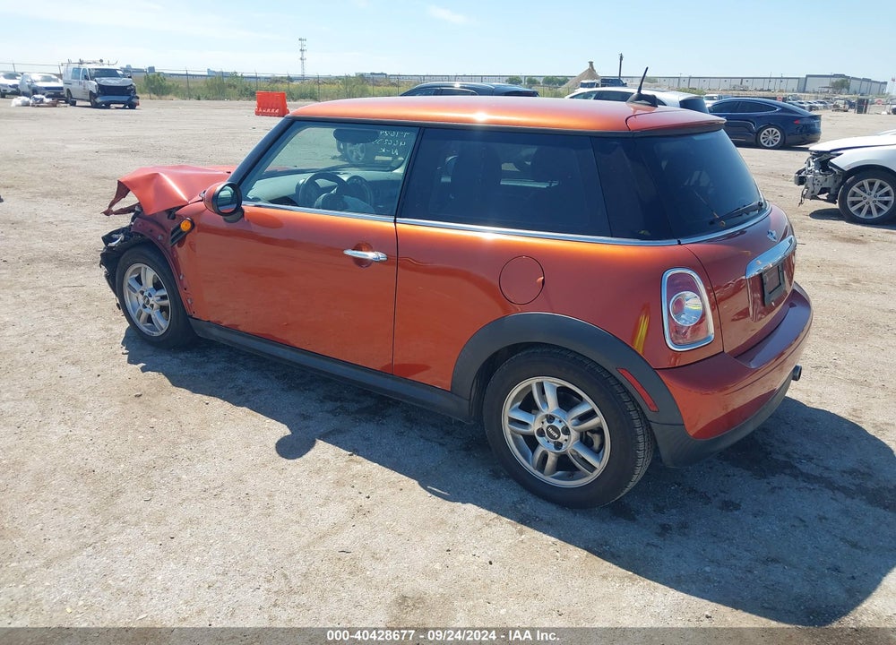 2013 MINI HARDTOP COOPER VIN: WMWSU3C55DT688357