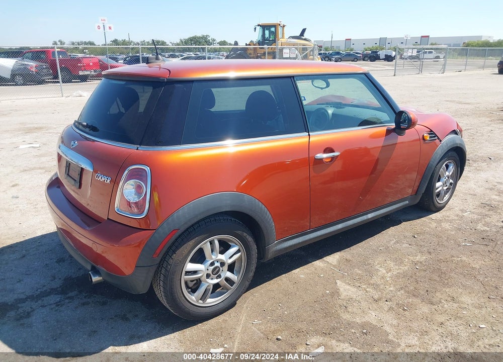 2013 MINI HARDTOP COOPER VIN: WMWSU3C55DT688357