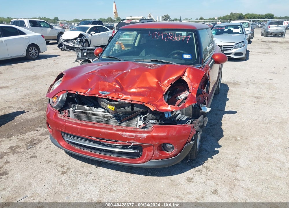 2013 MINI HARDTOP COOPER VIN: WMWSU3C55DT688357