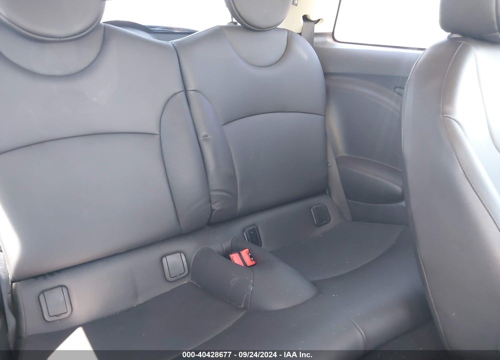 2013 MINI HARDTOP COOPER VIN: WMWSU3C55DT688357