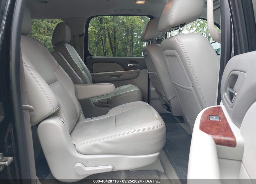 2011 GMC YUKON XL 1500 SLT VIN: 1GKS2KE36BR360796