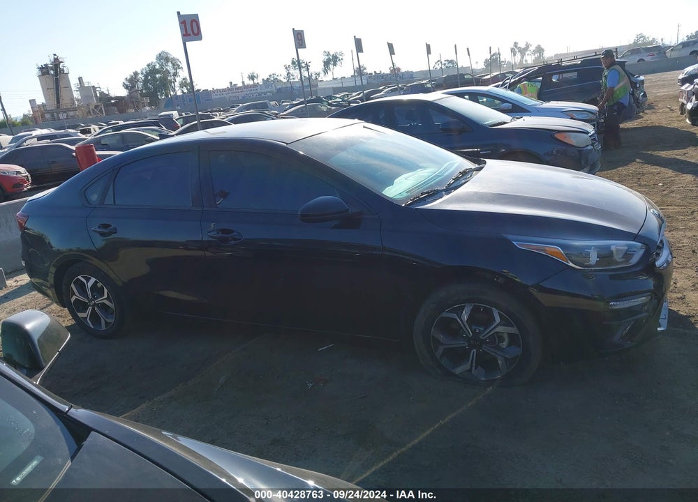2019 KIA FORTE LXS VIN: 3KPF24AD8KE016471