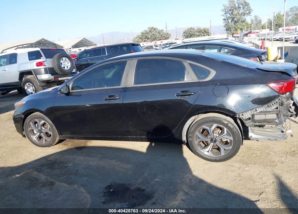 2019 KIA FORTE LXS VIN: 3KPF24AD8KE016471
