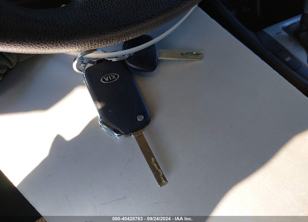2019 KIA FORTE LXS VIN: 3KPF24AD8KE016471
