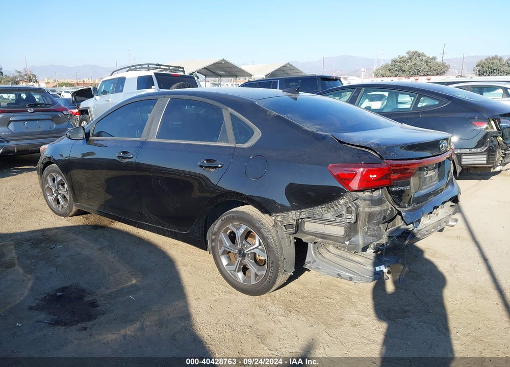 2019 KIA FORTE LXS VIN: 3KPF24AD8KE016471