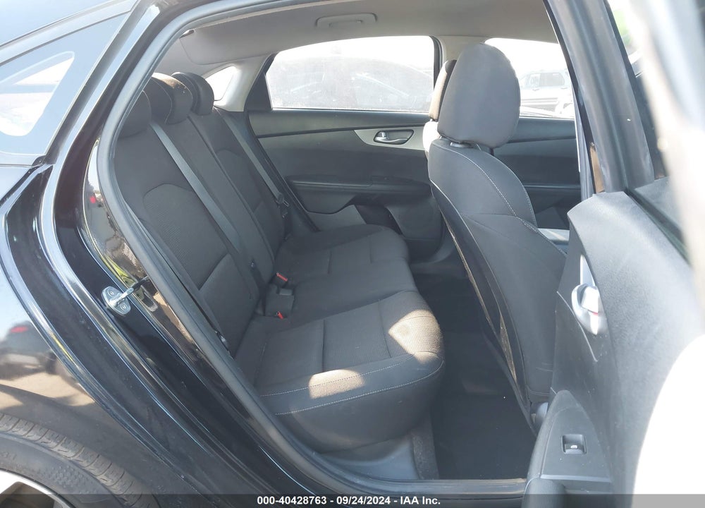 2019 KIA FORTE LXS VIN: 3KPF24AD8KE016471