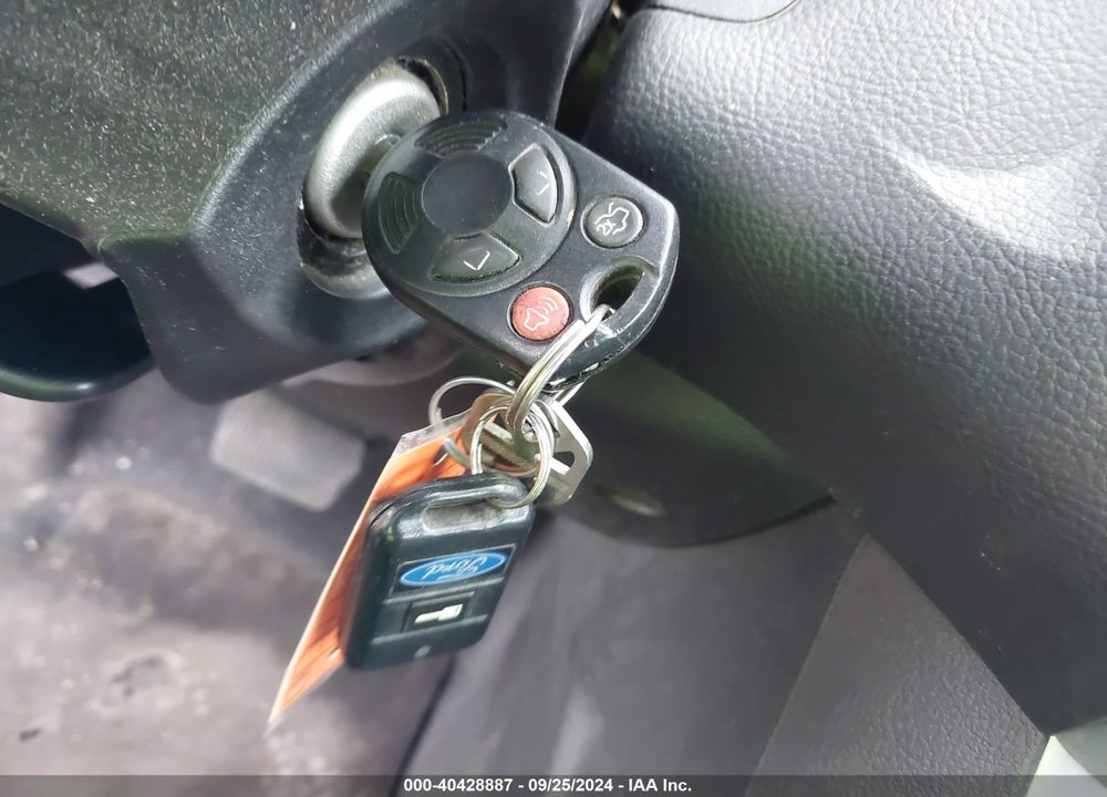 2014 FORD FOCUS SE VIN: 1FADP3F23EL434318