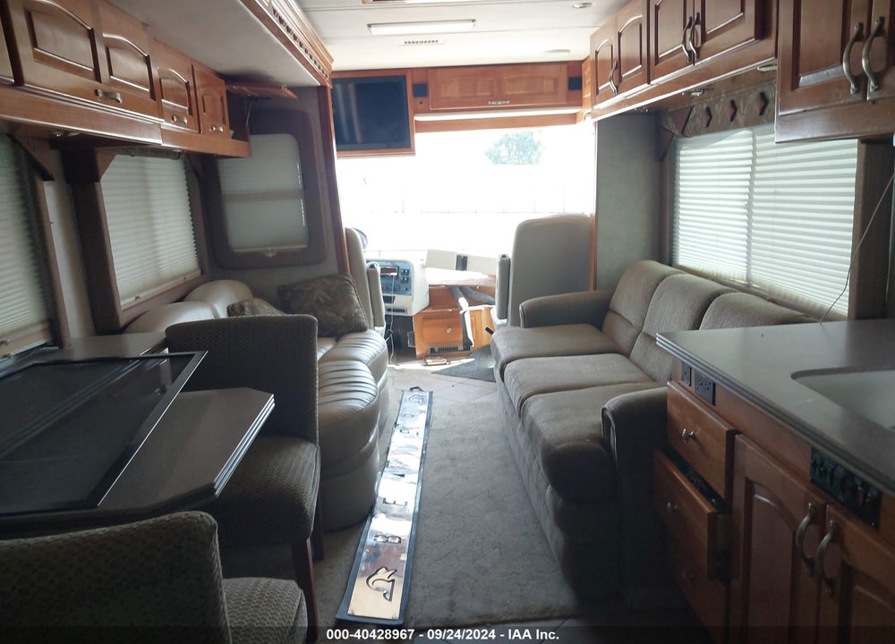2005 ROADMASTER RAIL MAGNUM B-SERIES AIR VIN: 1RFC9544851032461