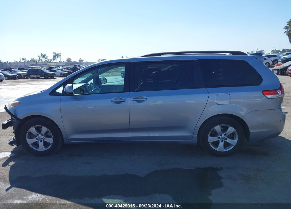 2013 TOYOTA SIENNA LE V6 8 PASSENGER VIN: 5TDKK3DCXDS368052