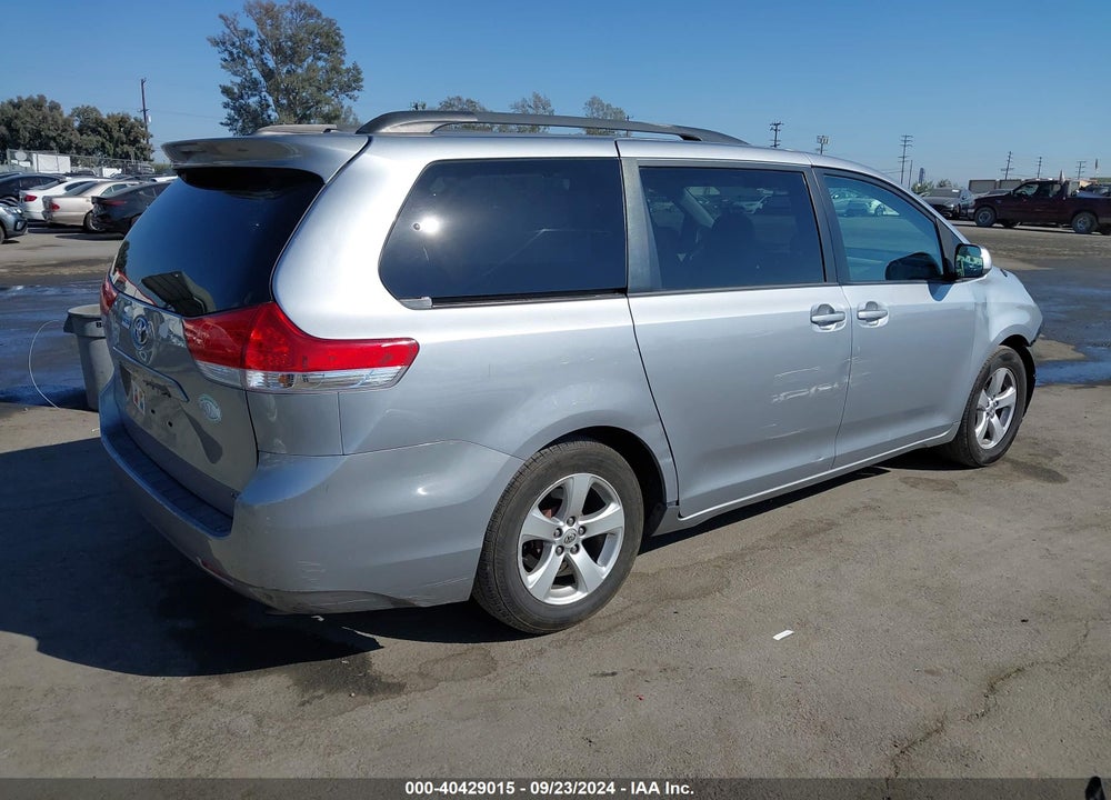 2013 TOYOTA SIENNA LE V6 8 PASSENGER VIN: 5TDKK3DCXDS368052