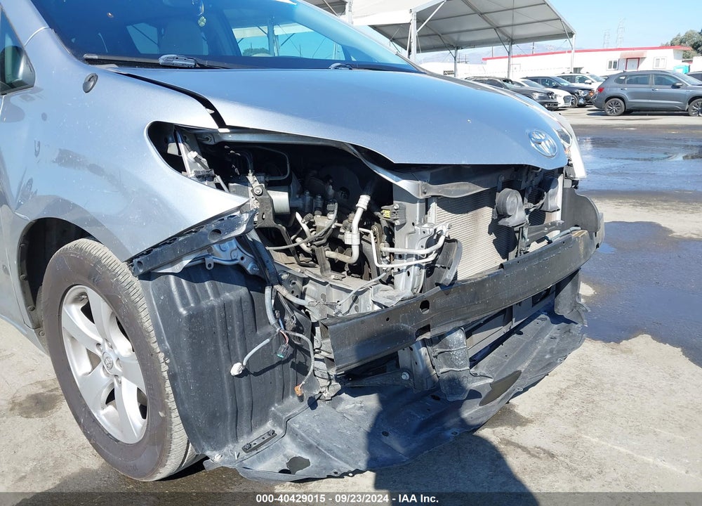 2013 TOYOTA SIENNA LE V6 8 PASSENGER VIN: 5TDKK3DCXDS368052