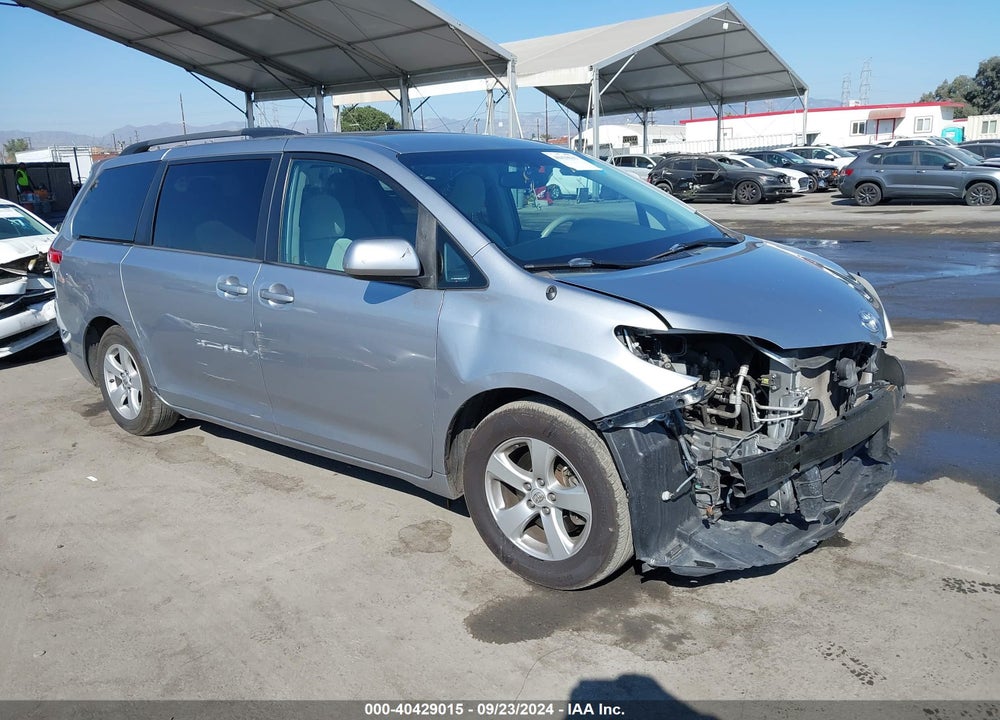 2013 TOYOTA SIENNA LE V6 8 PASSENGER VIN: 5TDKK3DCXDS368052