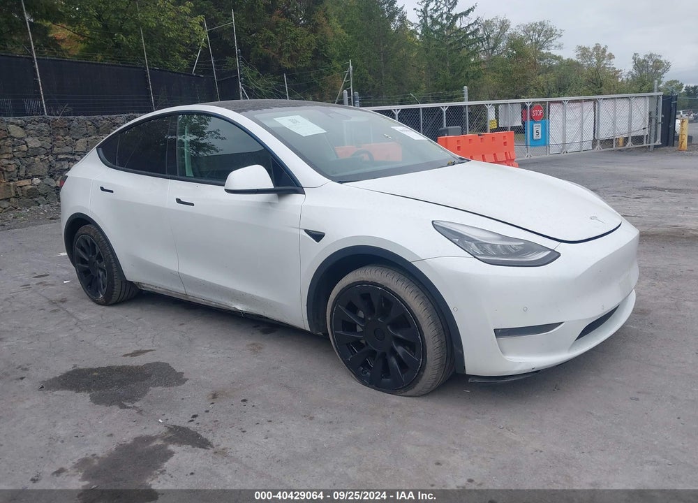 2021 TESLA MODEL Y LONG RANGE DUAL MOTOR ALL-WHEEL DRIVE VIN: 5YJYGDEE4MF090674