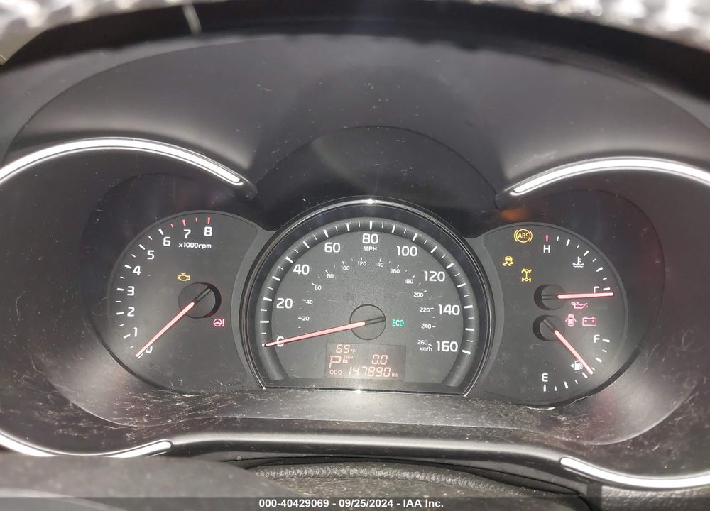 2015 KIA SORENTO LX V6 VIN: 5XYKTDA70FG611801