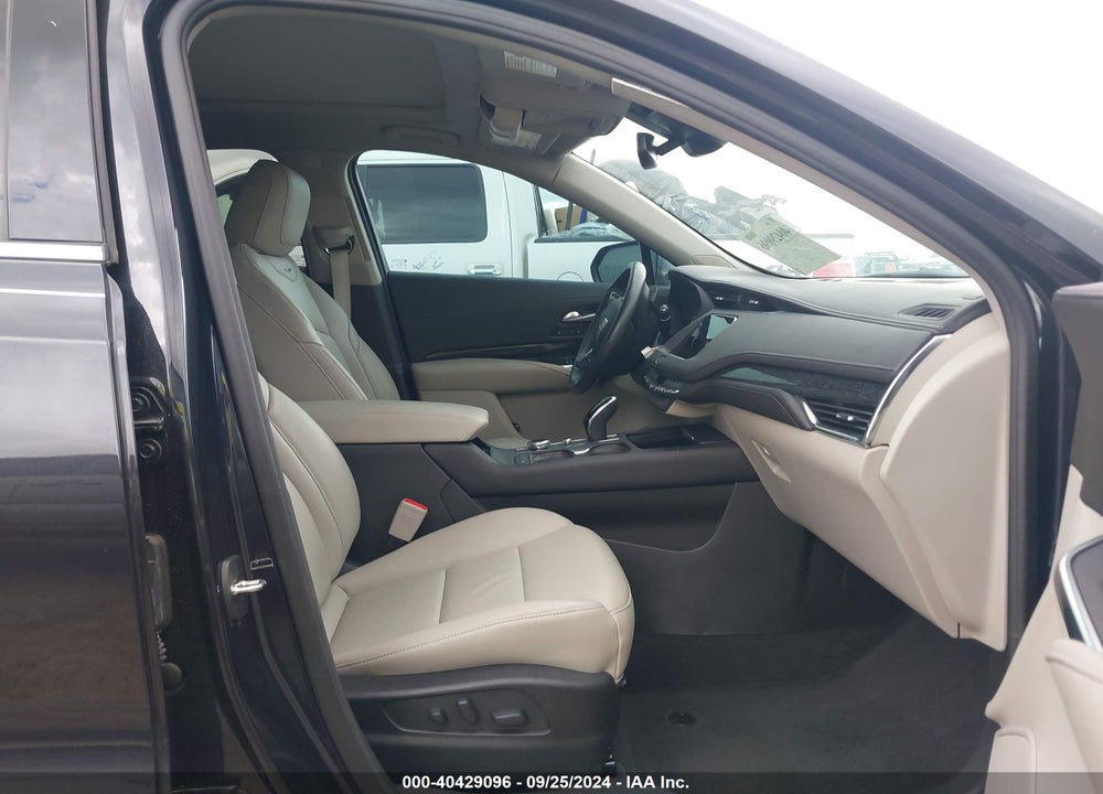 2023 CADILLAC XT4 FWD PREMIUM LUXURY VIN: 1GYFZCR40PF100737